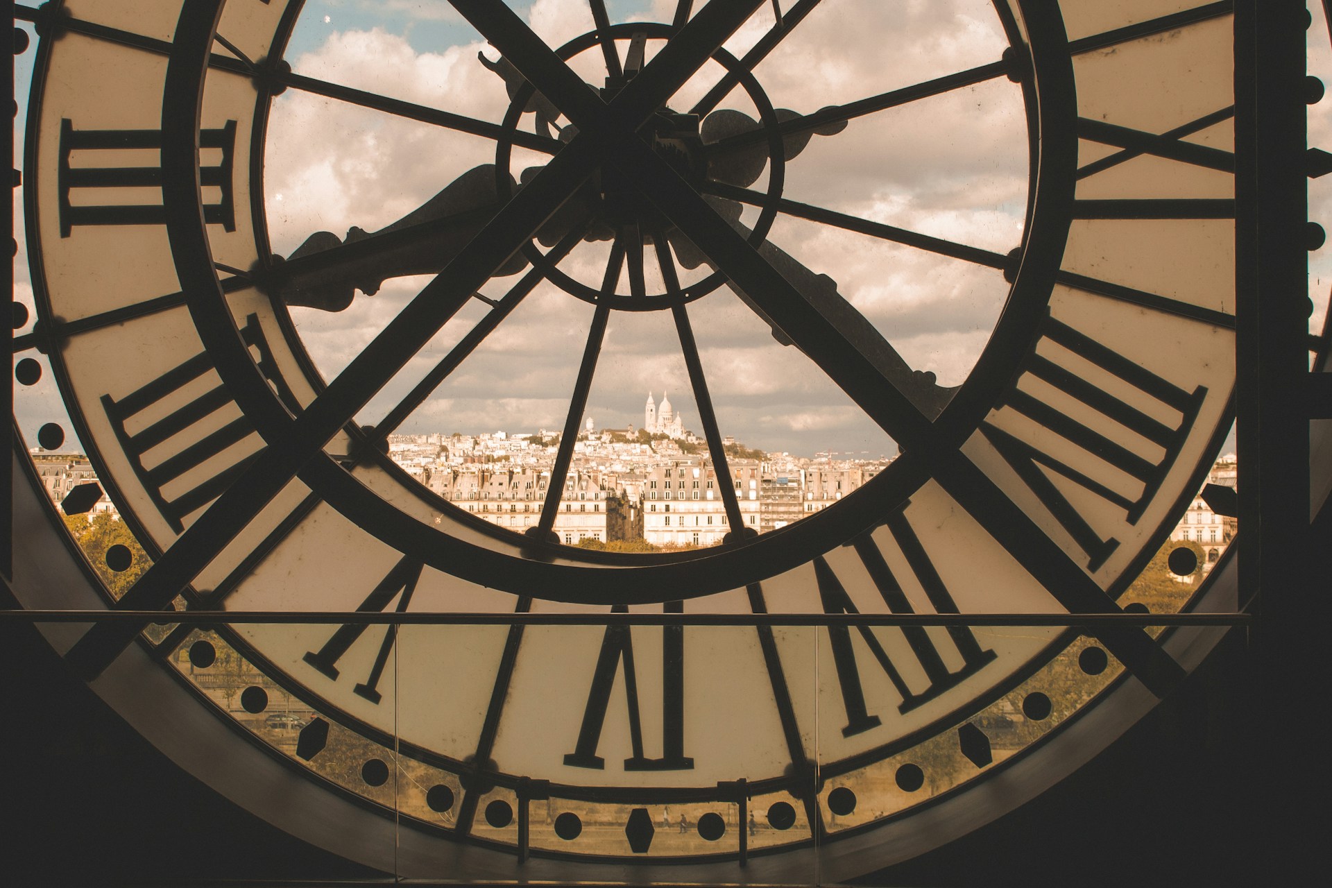 Discover Art and History with the Orsay Museum Guided Tour in Paris