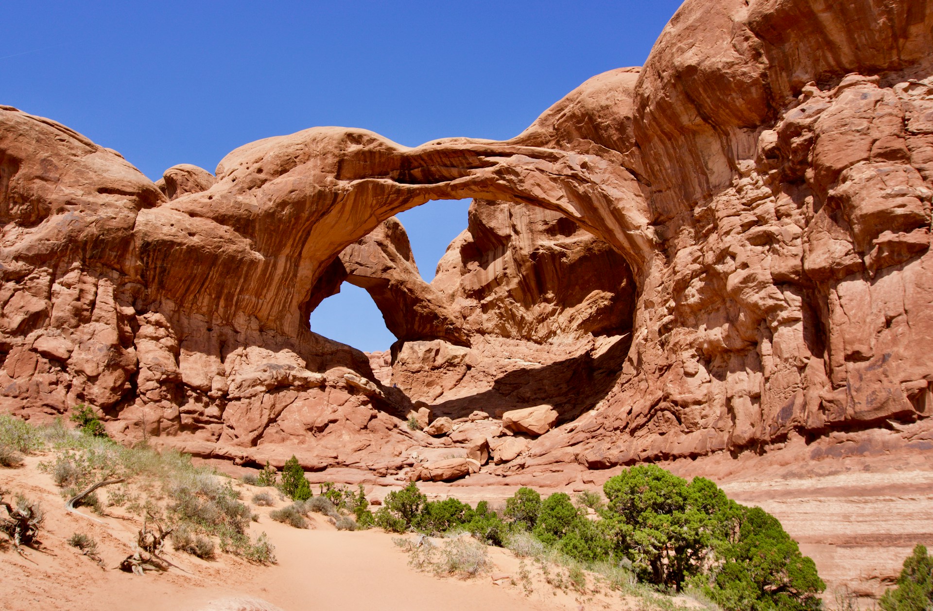 Guide to Arches National Park Hiking: Trails, Tips & Highlights